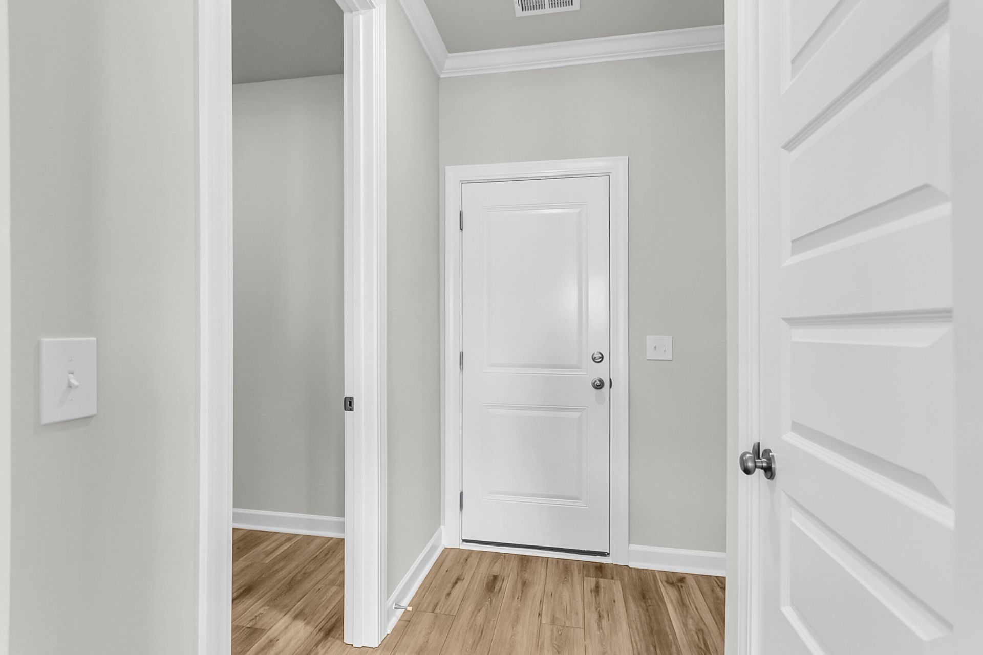 605 Crosswick Street Photo 22