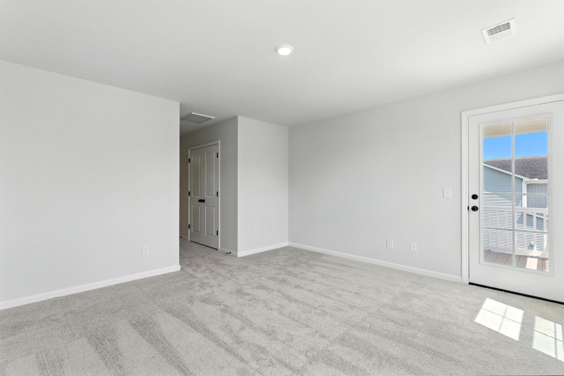 605 Crosswick Street Photo 23