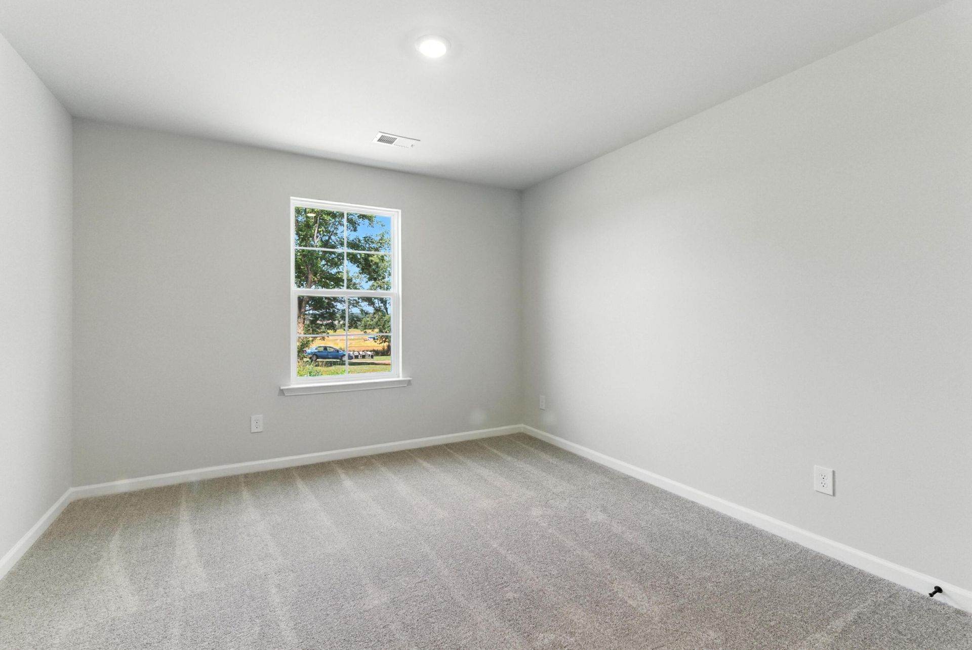 605 Crosswick Street Photo 31