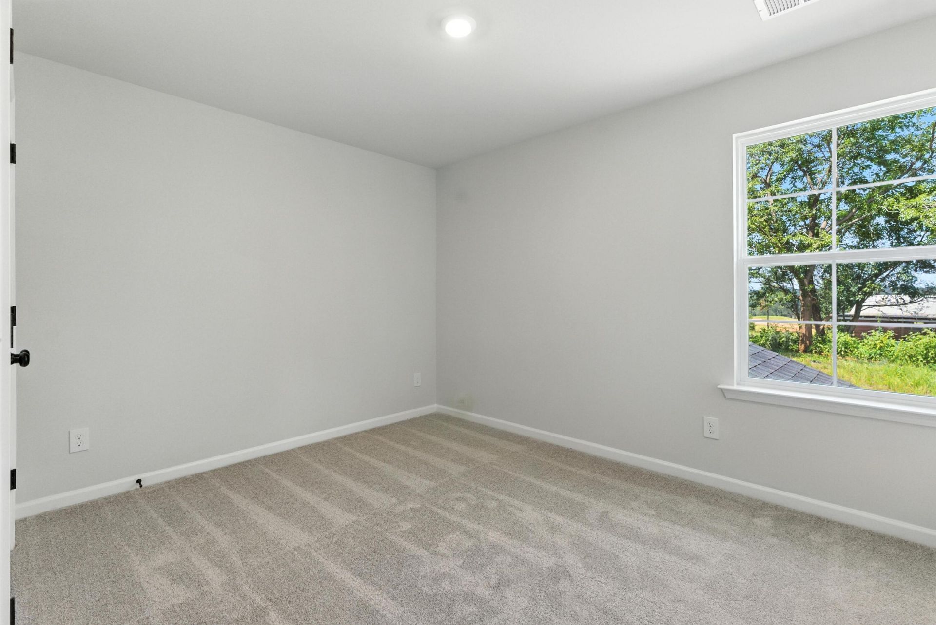 605 Crosswick Street Photo 33