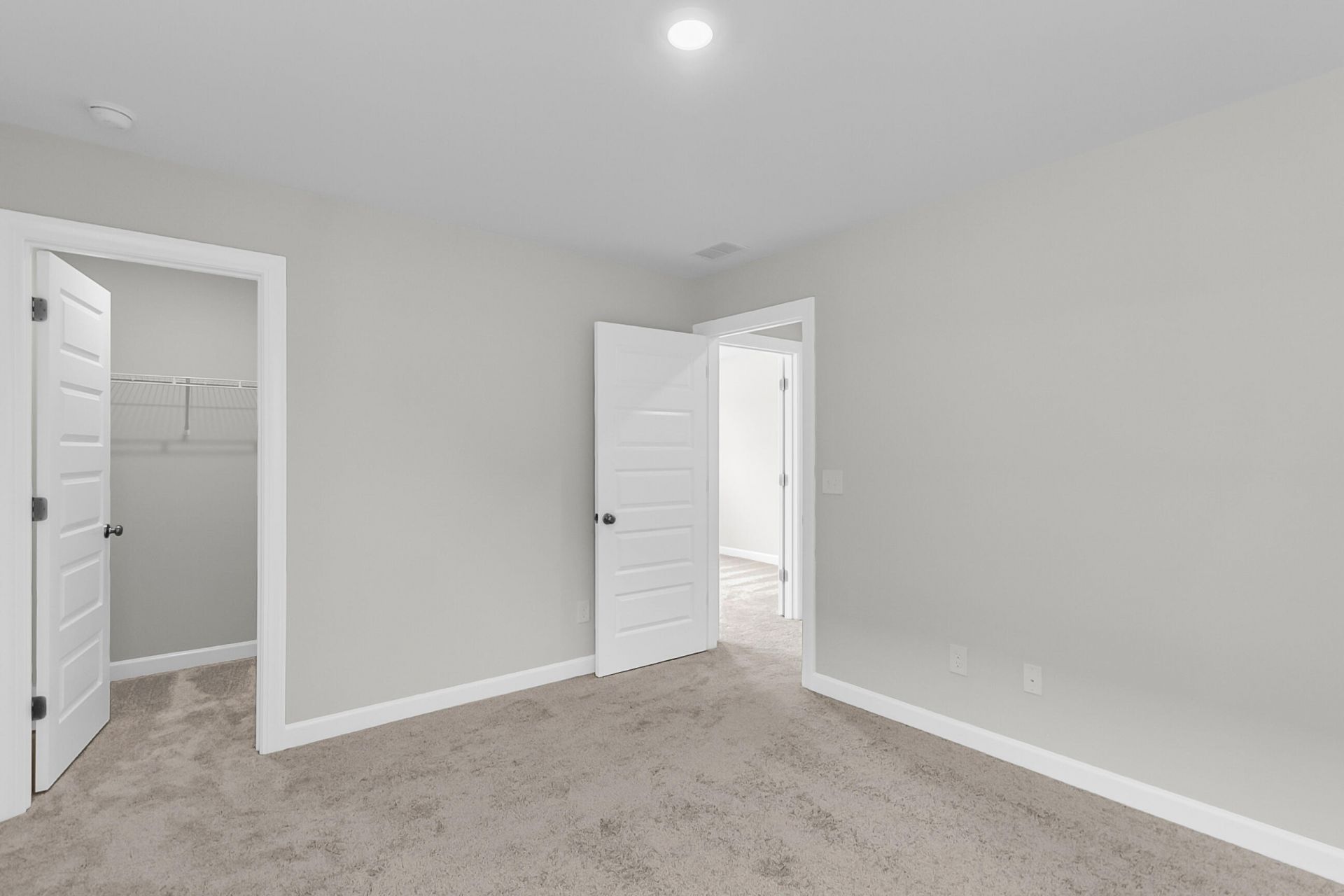 605 Crosswick Street Photo 34