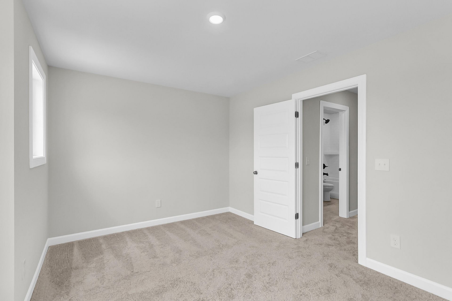 605 Crosswick Street Photo 38