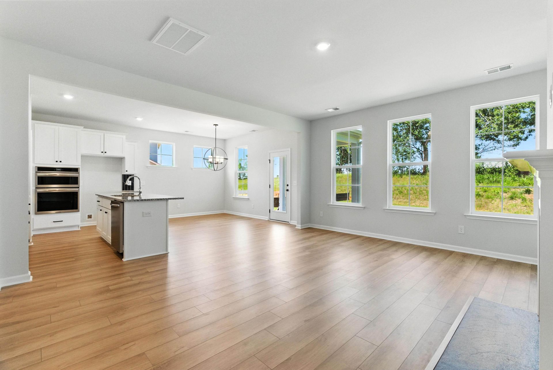 605 Crosswick Street Photo 6