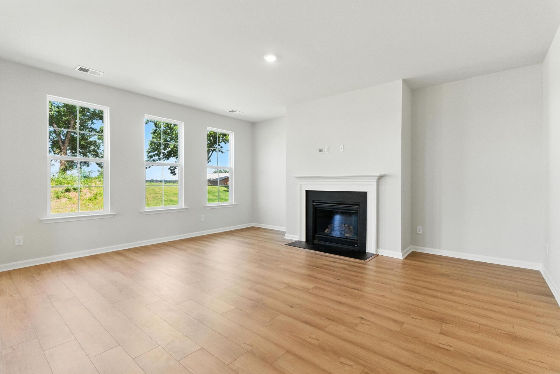605 Crosswick Street Photo 7