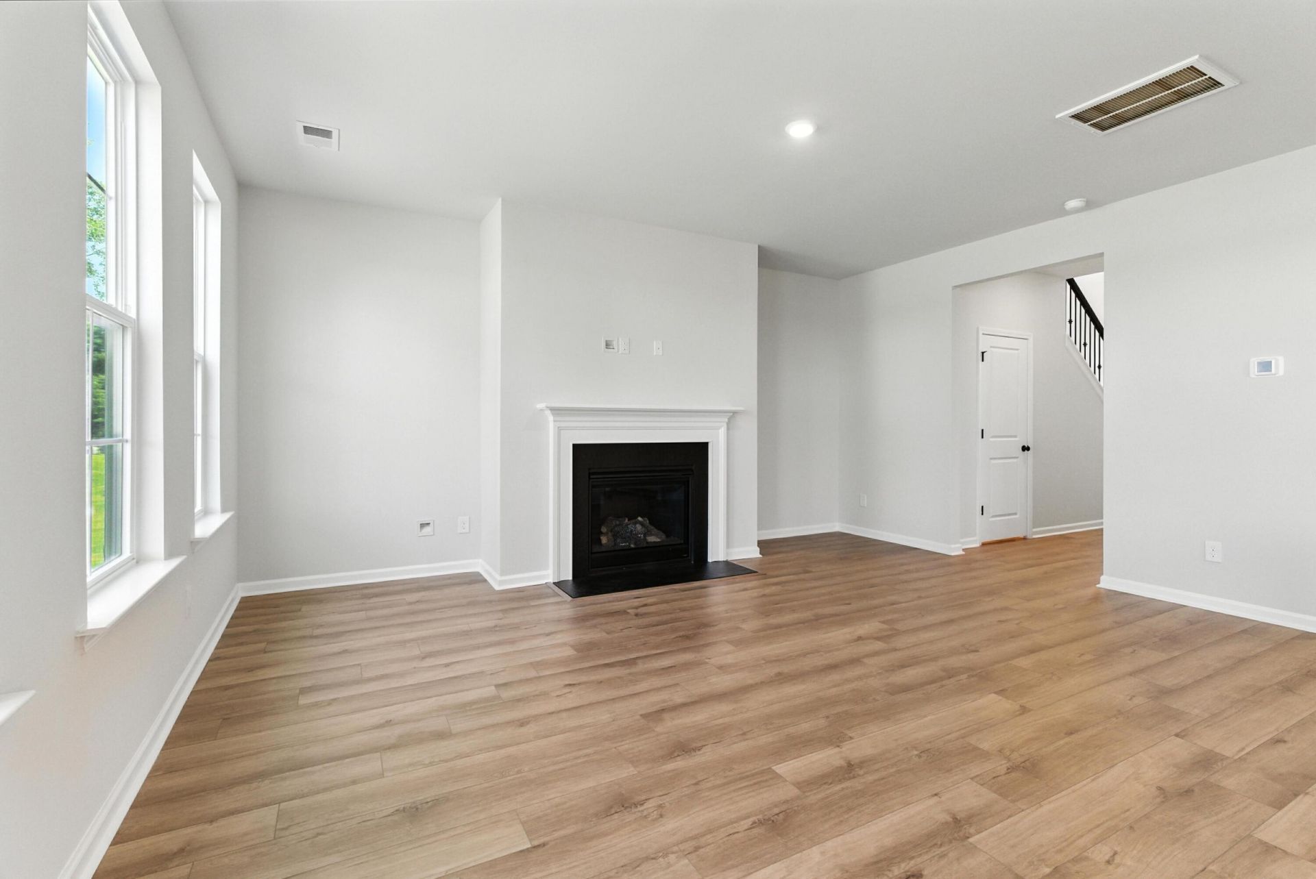 605 Crosswick Street Photo 8