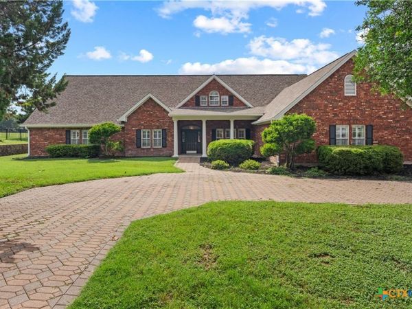 3421 Chisholm Trail , Salado, TX 76571