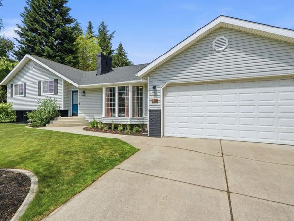 6110 W Ridgecrest Dr, Spokane, WA 99208