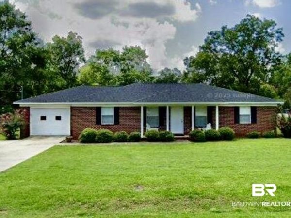 66 Forest Avenue, Monroeville, AL 36460