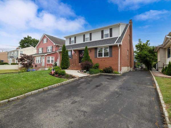98 Brower Avenue, Rockville Centre, NY 11570