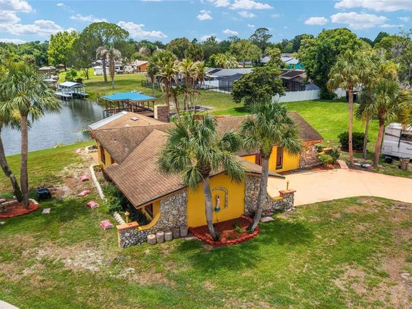 5330 KINGS COURT , FRUITLAND PARK, FL 34731
