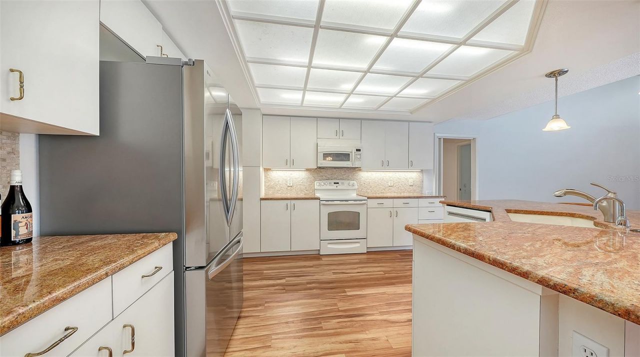 4871 Winterhaven Drive , Sarasota, FL 34233 Photo