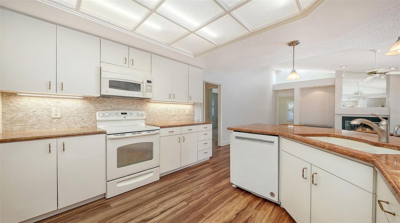 4871 Winterhaven Drive , Sarasota, FL 34233 Photo