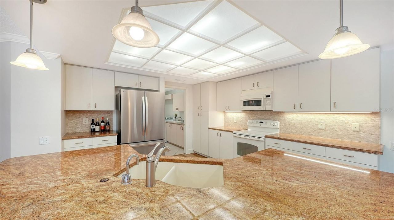 4871 Winterhaven Drive , Sarasota, FL 34233 Photo