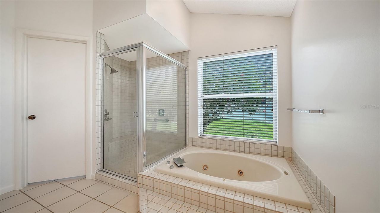 4871 Winterhaven Drive , Sarasota, FL 34233 Photo