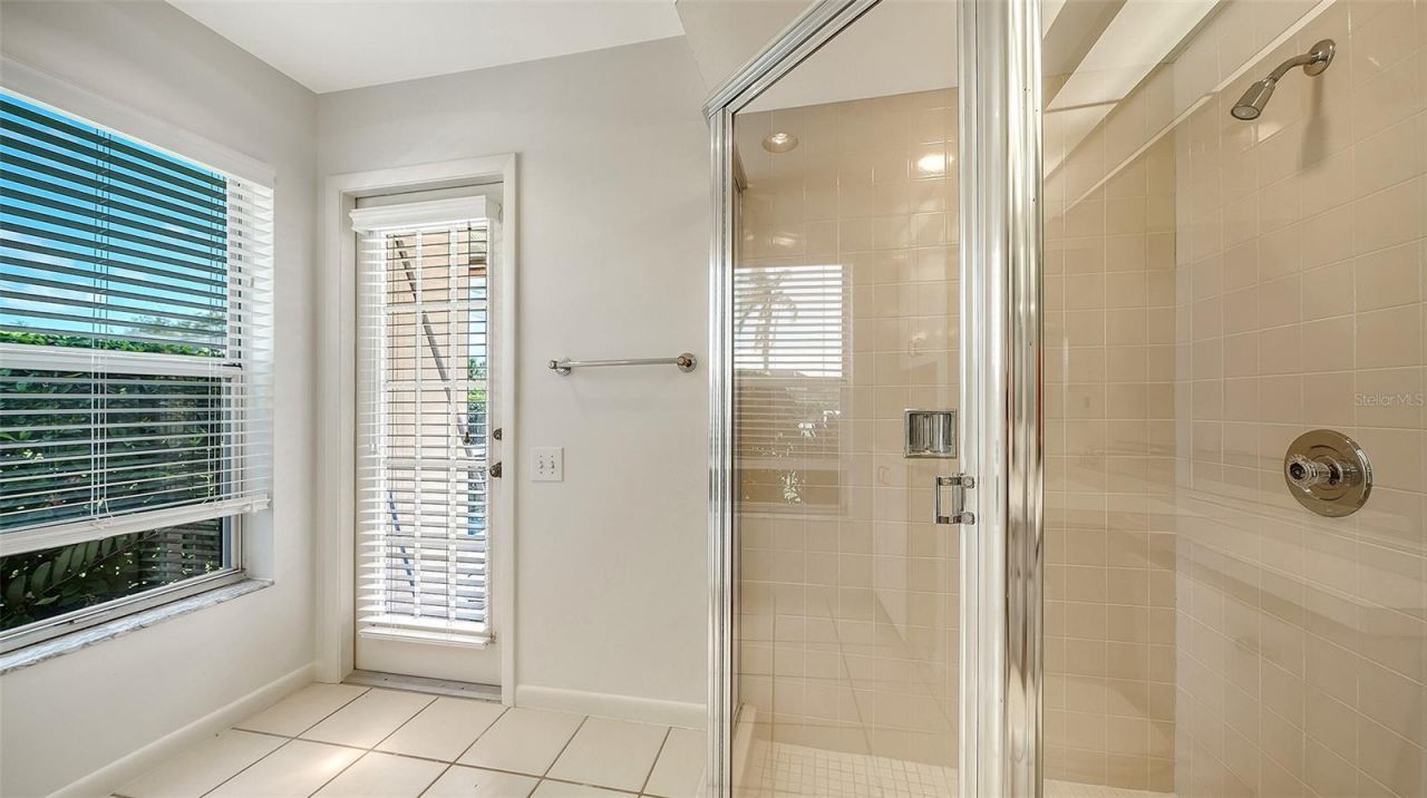 4871 Winterhaven Drive , Sarasota, FL 34233 Photo