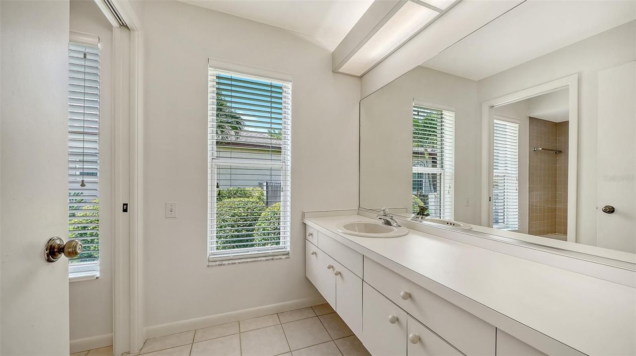 4871 Winterhaven Drive , Sarasota, FL 34233 Photo
