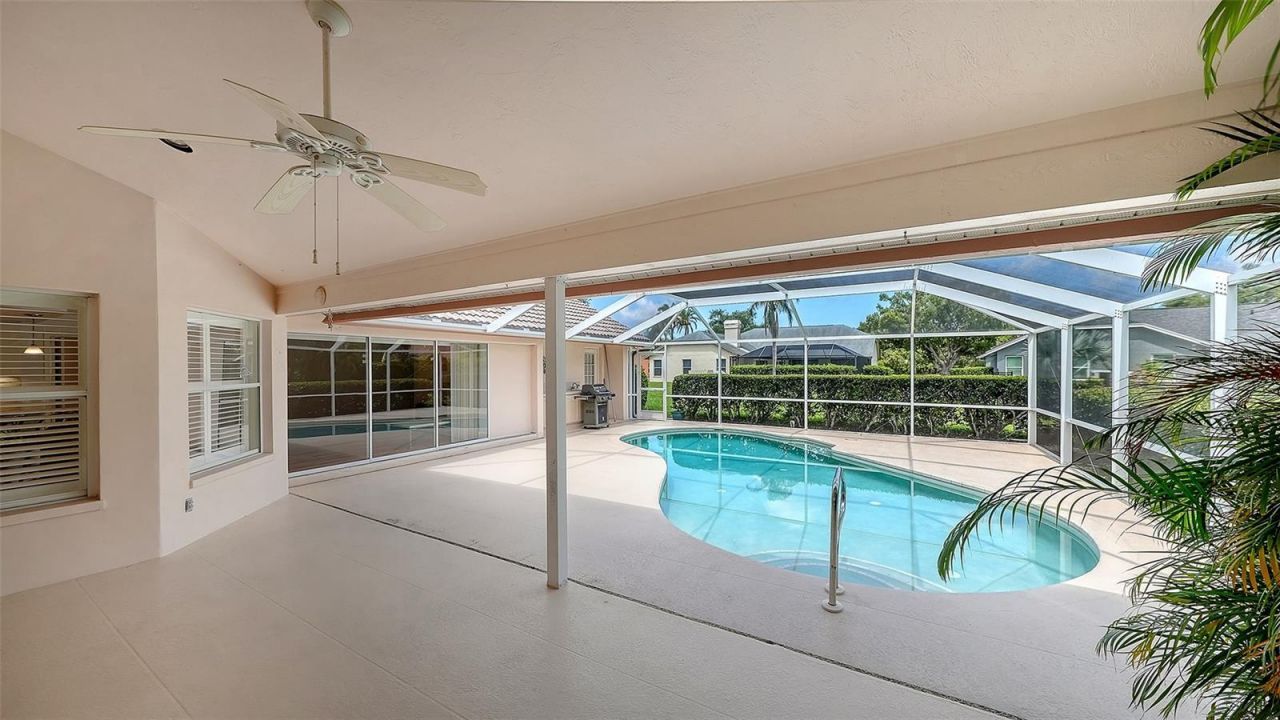 4871 Winterhaven Drive , Sarasota, FL 34233 Photo