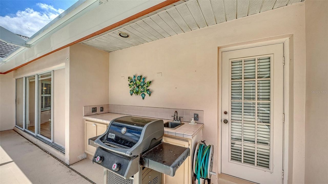4871 Winterhaven Drive , Sarasota, FL 34233 Photo