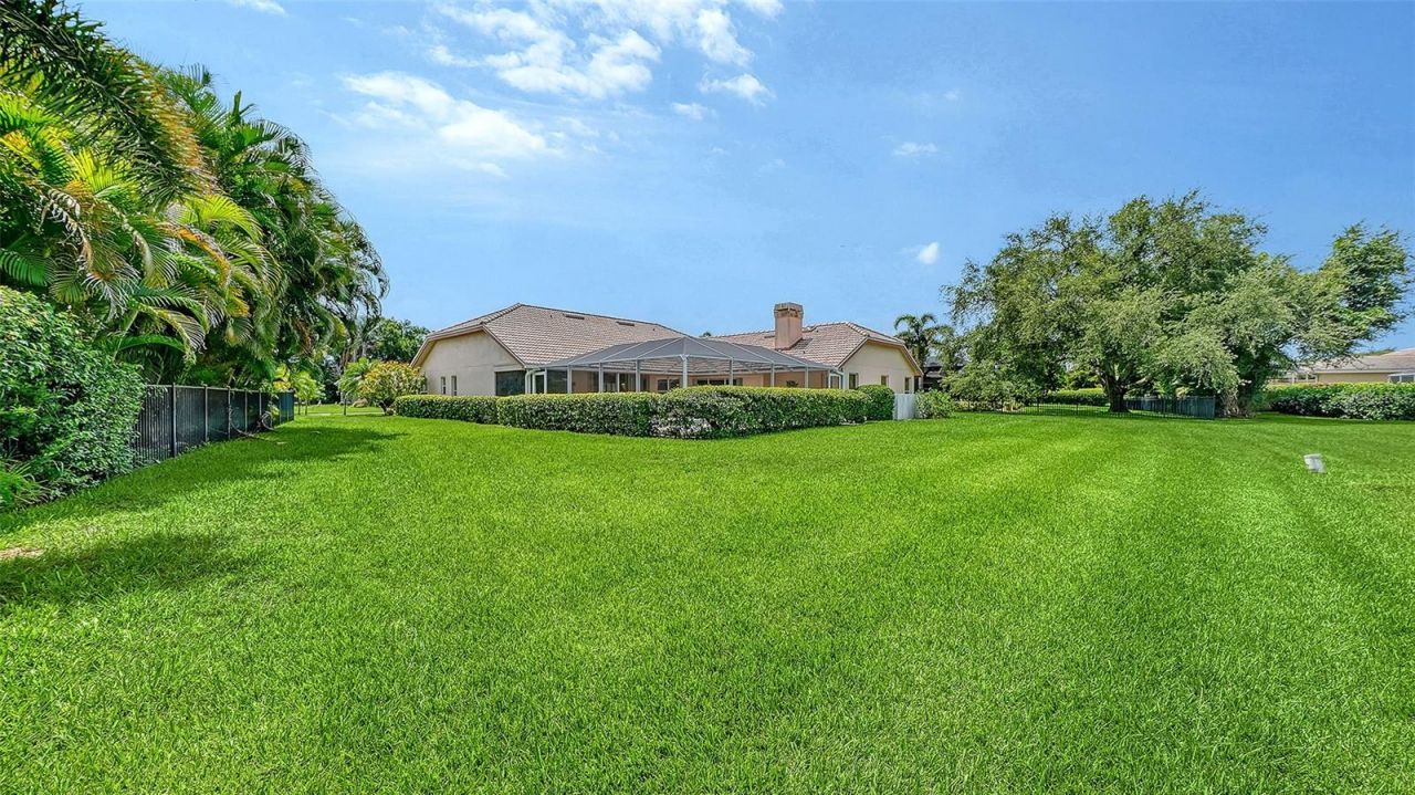 4871 Winterhaven Drive , Sarasota, FL 34233 Photo
