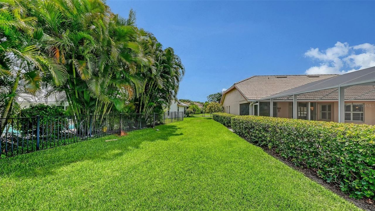 4871 Winterhaven Drive , Sarasota, FL 34233 Photo
