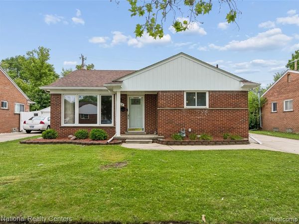8108 Whitefield Street, Dearborn Heights, MI 48127