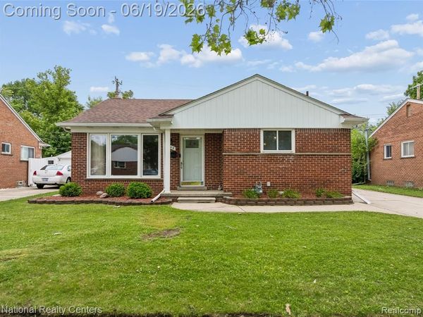 8108 Whitefield Street, Dearborn Heights, MI 48127