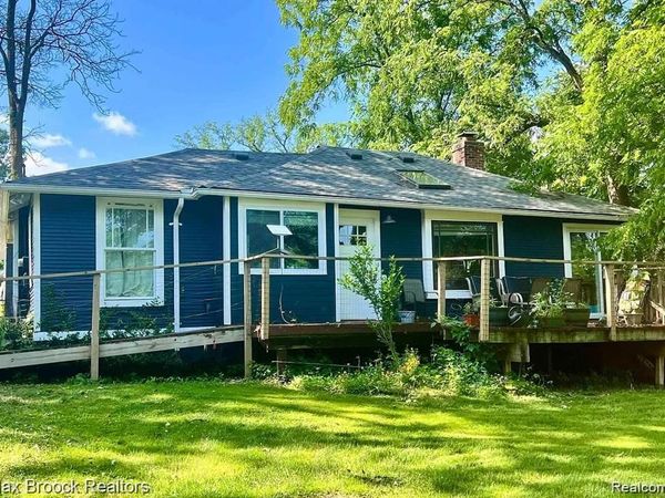 4995 LOCKHART Street, West Bloomfield Twp, MI 48323
