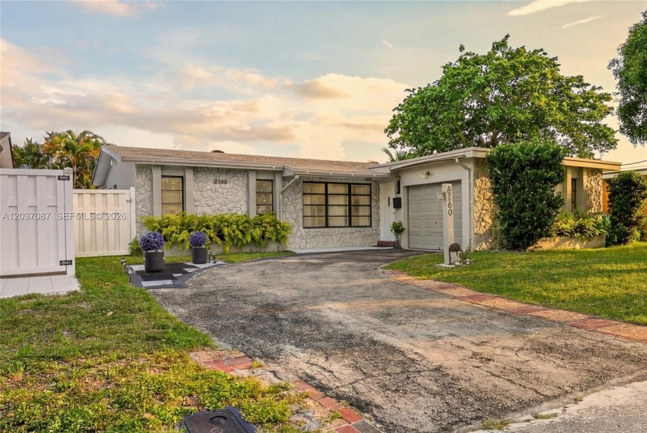 8580 NW 20th Ct, Sunrise, FL 33322 Photo