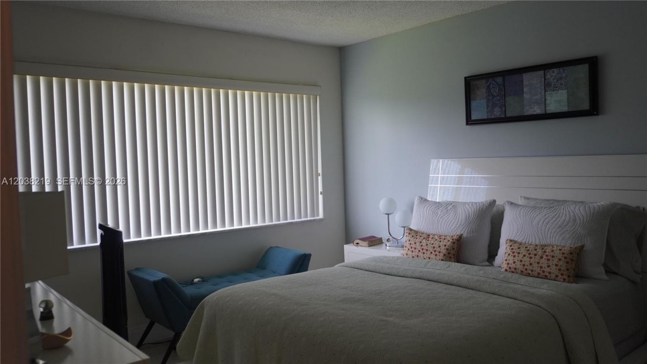 800 S Hollybrook Dr , Unit 305, Pembroke Pines, FL 33025 Photo