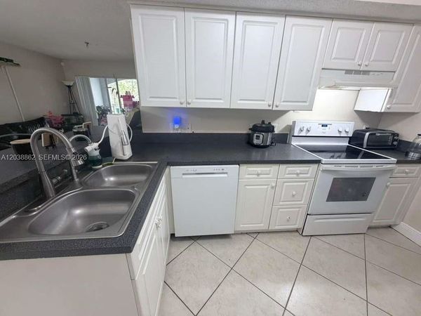 9610 NW 2nd St , Unit 8-206, Pembroke Pines, FL 33024