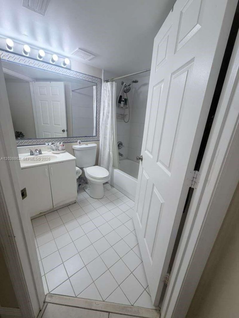 9610 NW 2nd St , Unit 8-206, Pembroke Pines, FL 33024 Photo