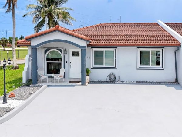 7548 NW 173rd Ter, Hialeah, FL 33015