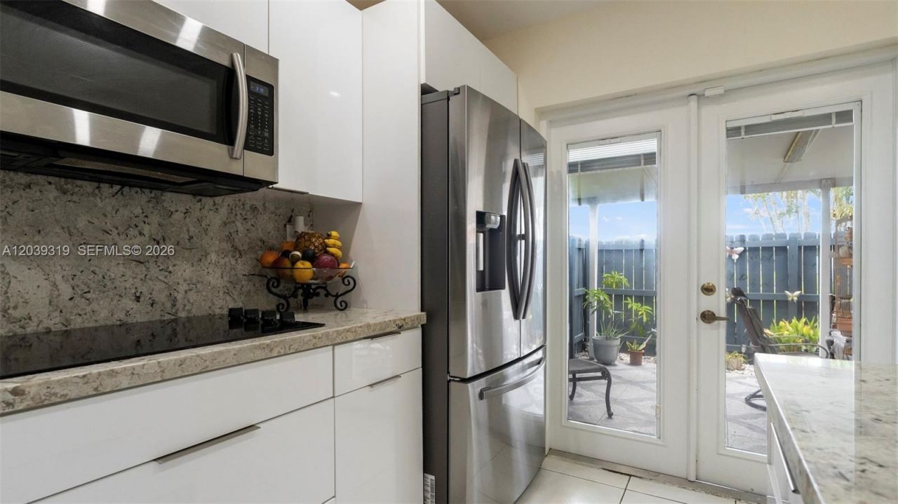 7548 NW 173rd Ter, Hialeah, FL 33015 Photo