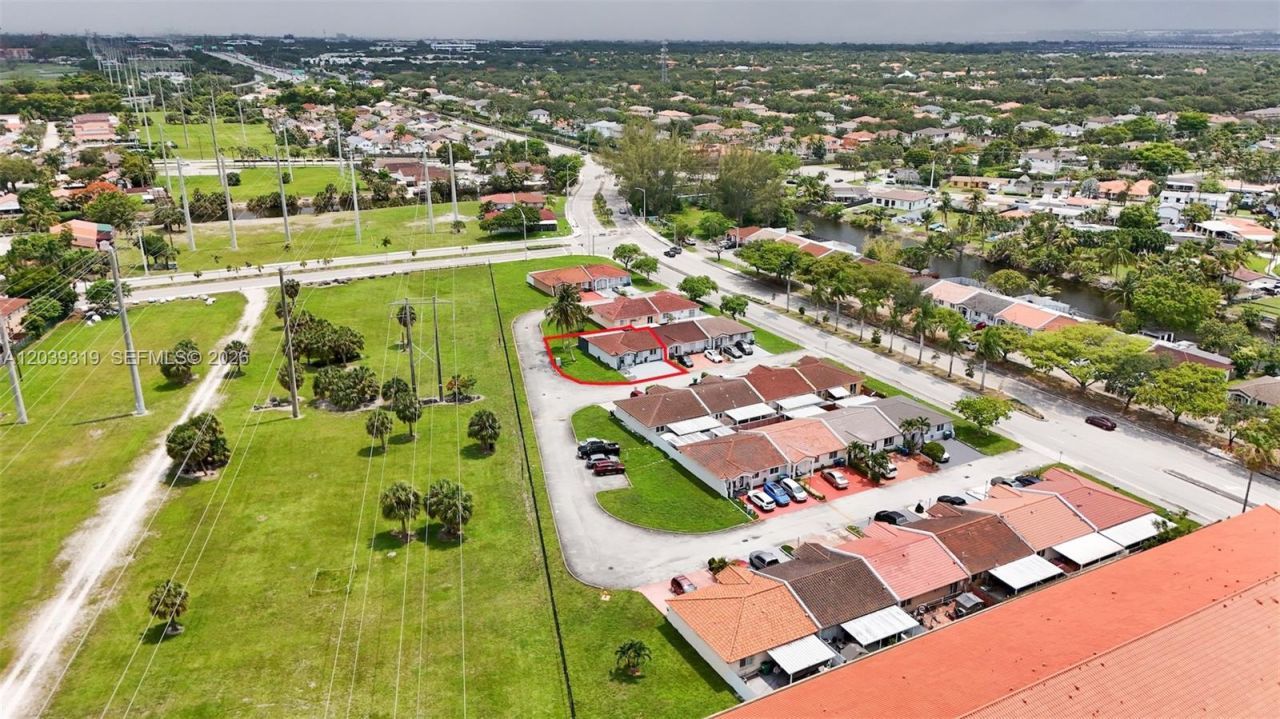 7548 NW 173rd Ter, Hialeah, FL 33015 Photo