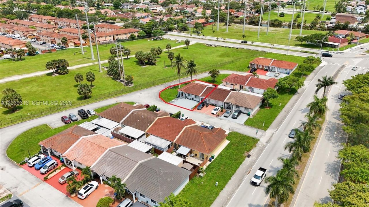 7548 NW 173rd Ter, Hialeah, FL 33015 Photo