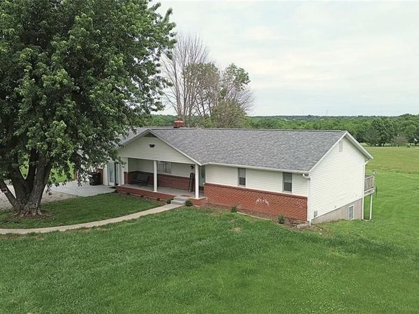 8430 County Road 349 , New Bloomfield, MO 65063