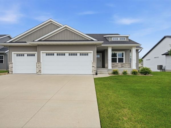 1735 Cottage Ridge Drive , Marion, IA 52302