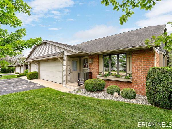 205 Parkside Drive, Zeeland, MI 49464