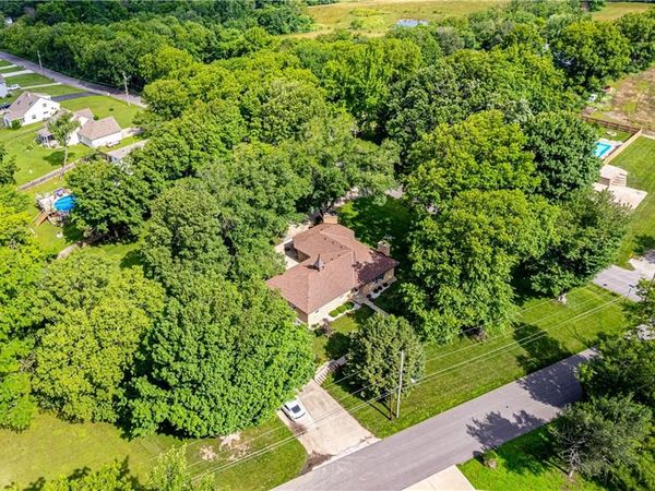 700 S Alexander Road, Independence, MO 64050