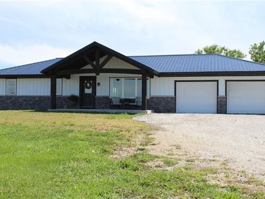 6890 SE Rogers Road, Cameron, MO 64429
