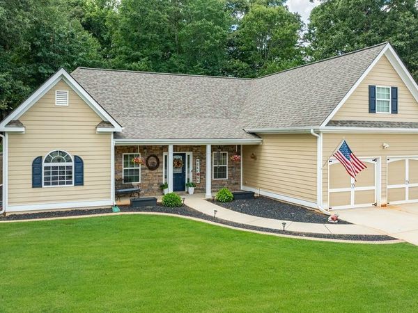 6050 Windsorcreek Drive, Douglasville, GA 30135