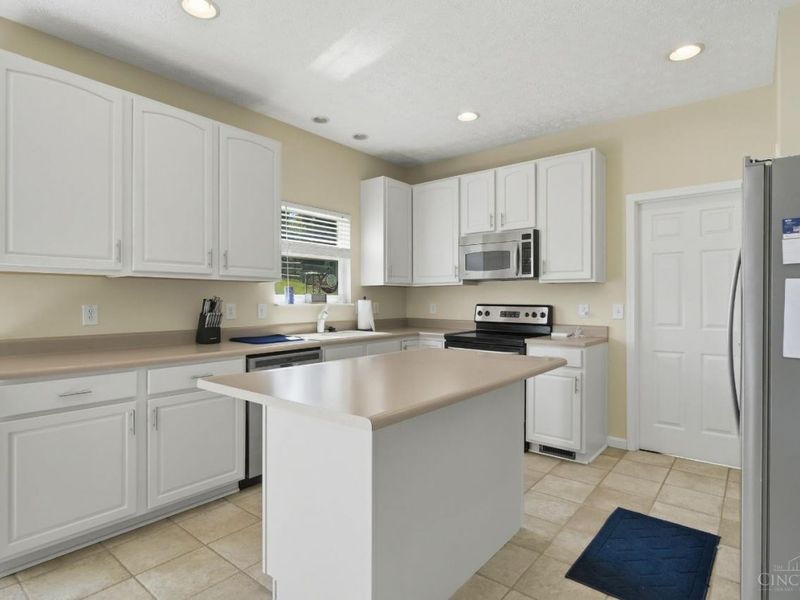 6072 Spring Lake Drive, Fairfield Twp, OH 45011 Photo 13