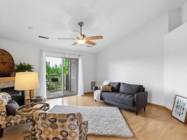 470 N 1st Ave, Unit 301, Iowa City, IA 52245