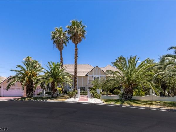 221 Dalmatian Lane, Las Vegas, NV 89107