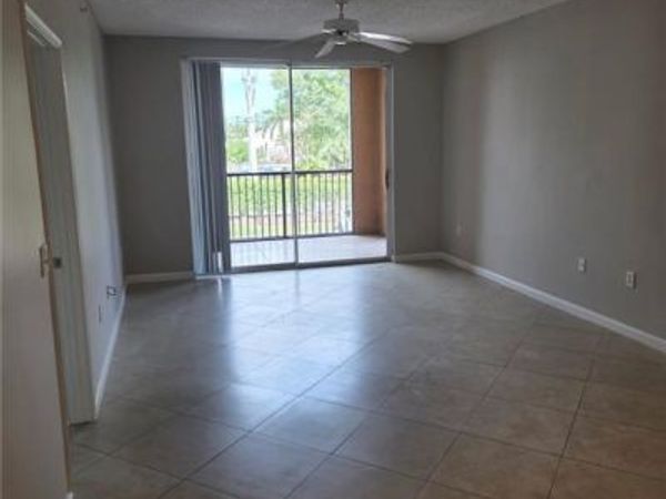 1105 Reserve CT , Unit 201, NAPLES, FL 34105
