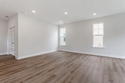 508 Crosswick Street photo 4