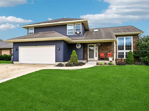 6907 Terrazzo Drive NW, Cedar Rapids, IA 53405