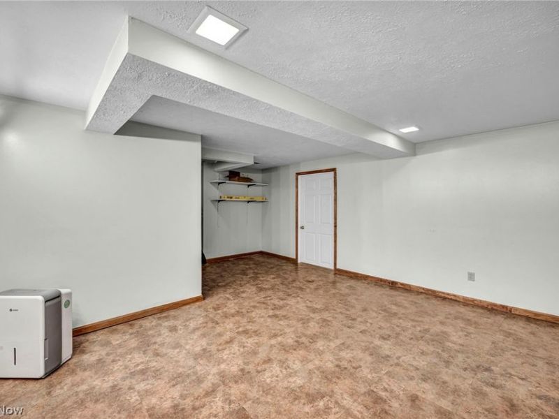 2608 Pine Oak Court, Niles, OH 44446 Photo 28