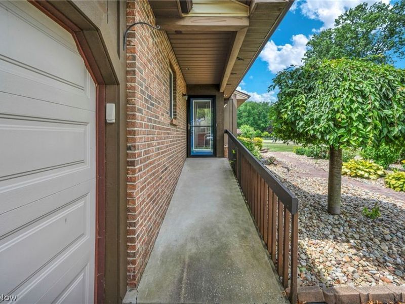 2608 Pine Oak Court, Niles, OH 44446 Photo 5