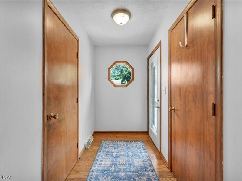 2608 Pine Oak Court, Niles, OH 44446 Photo 6